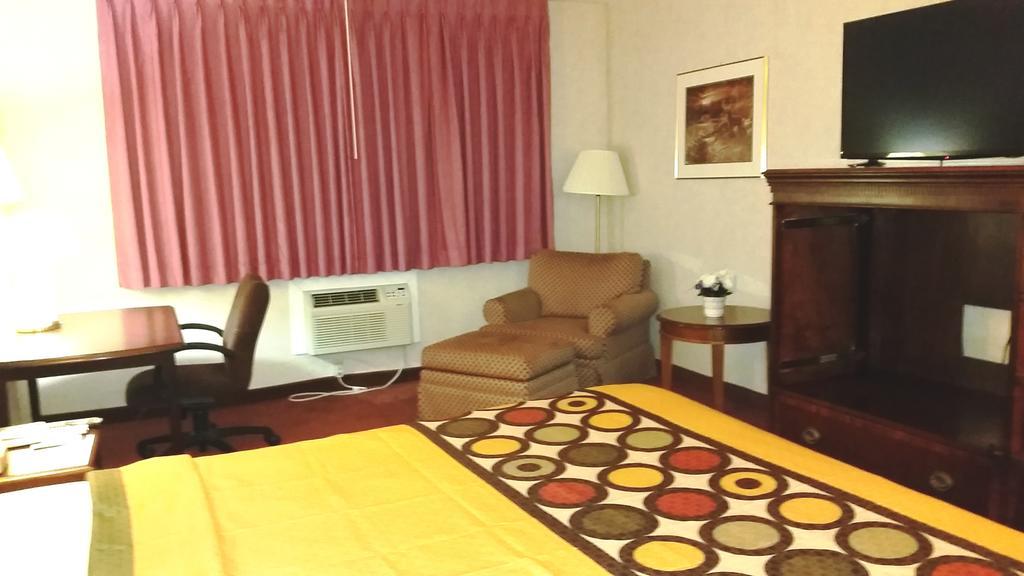 Americas Best Value Inn Ullin Mounds Bagian luar foto
