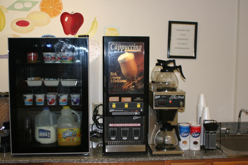Americas Best Value Inn Ullin Mounds Bagian luar foto