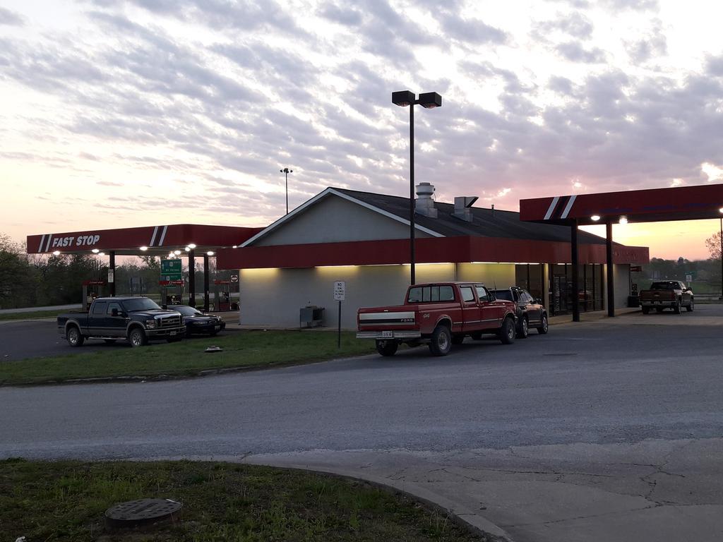 Americas Best Value Inn Ullin Mounds Bagian luar foto