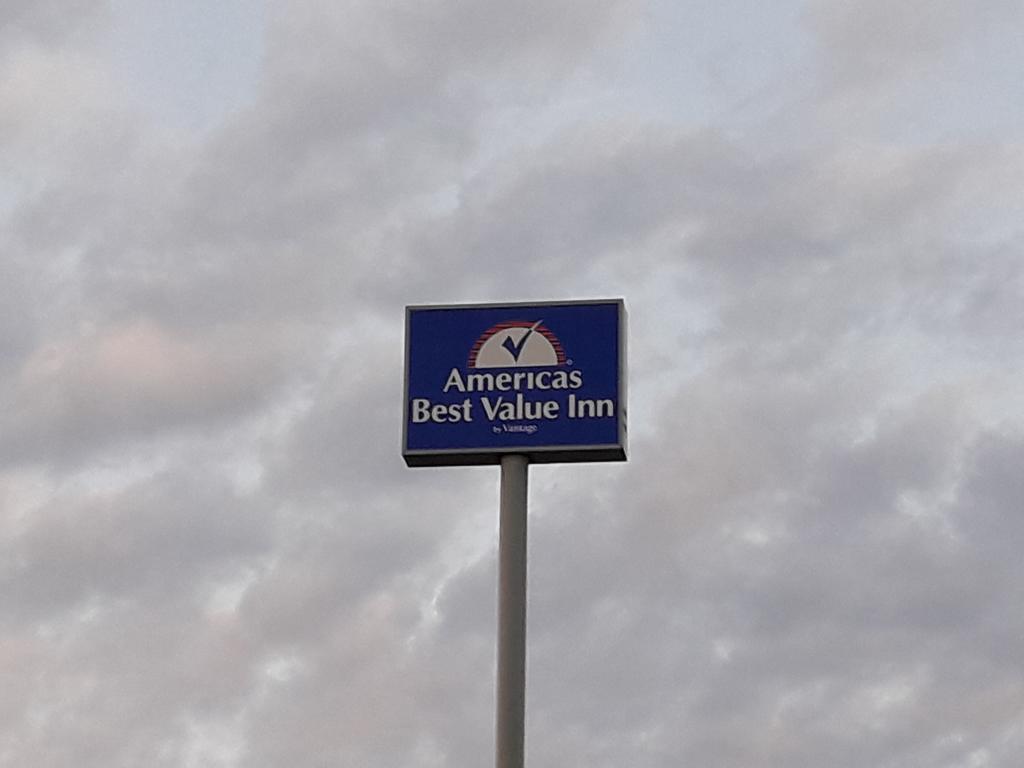 Americas Best Value Inn Ullin Mounds Bagian luar foto