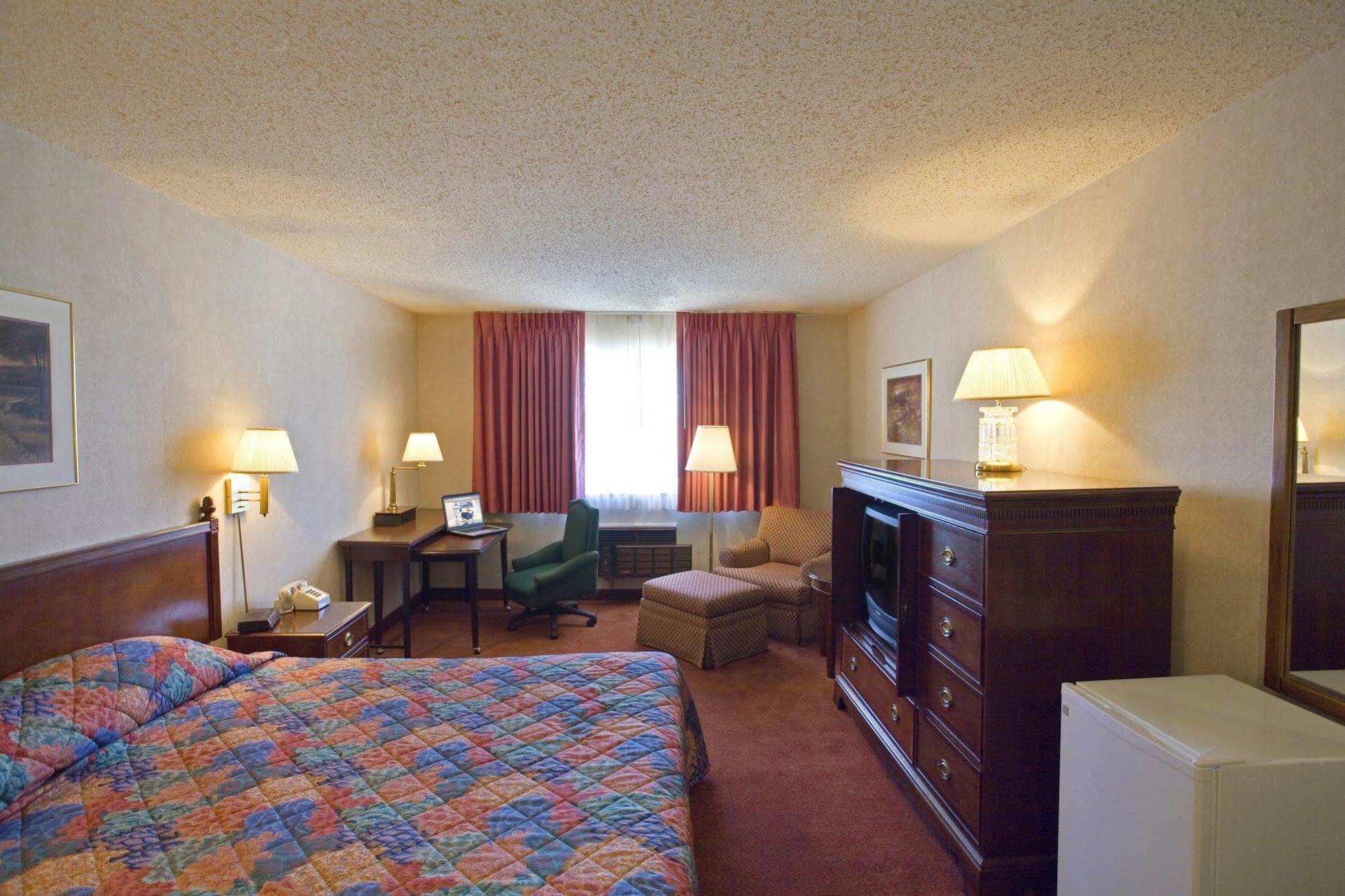 Americas Best Value Inn Ullin Mounds Bagian luar foto
