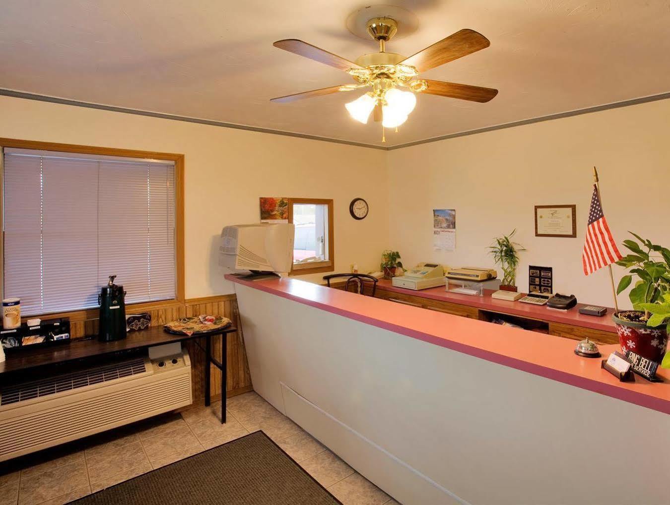 Americas Best Value Inn Ullin Mounds Bagian luar foto